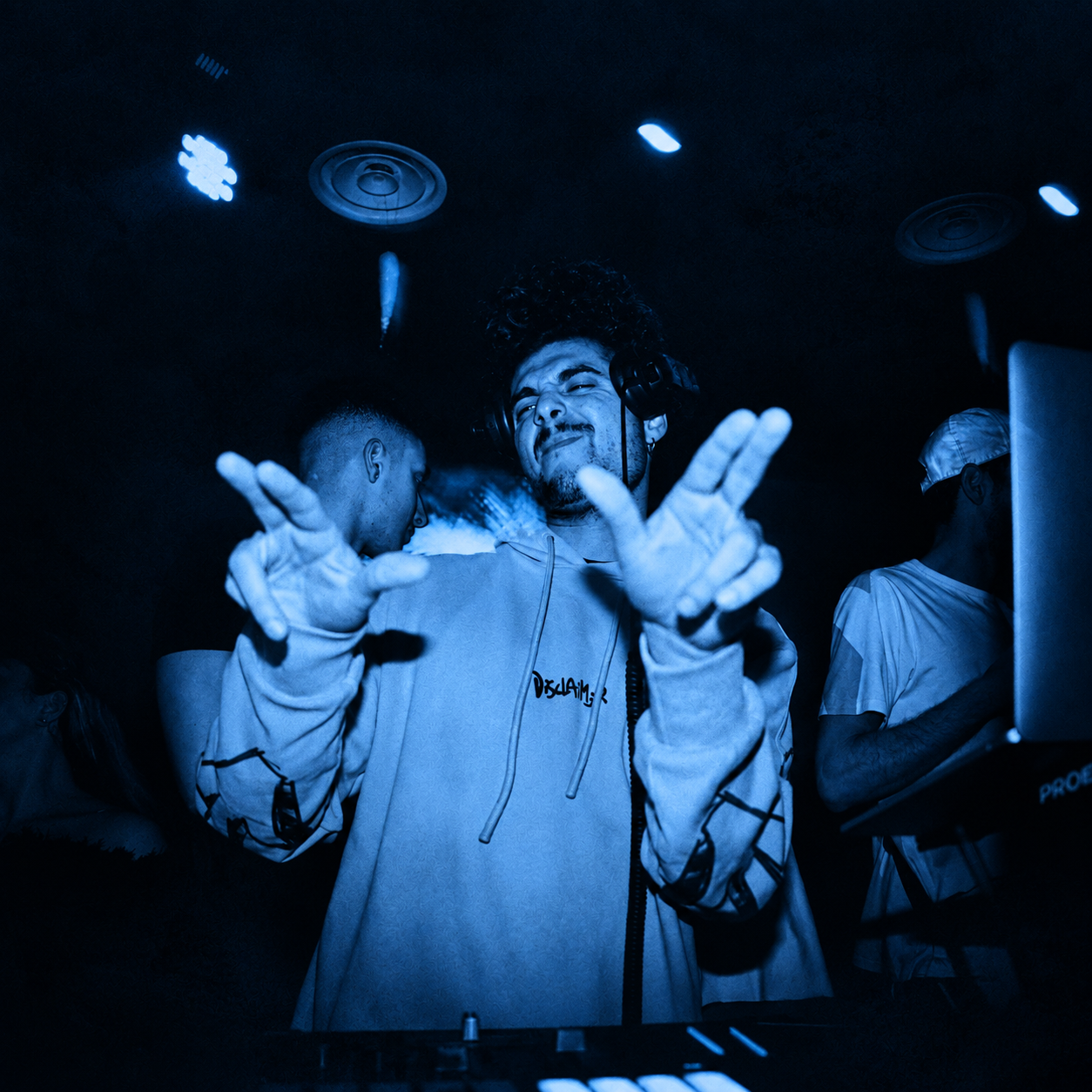 DJ House of Jan durante il set